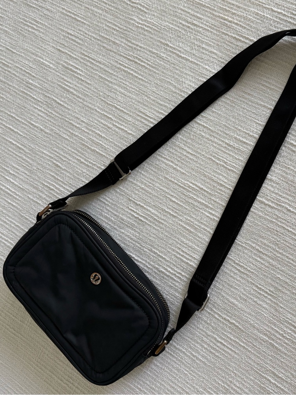Women’s Lululemon Black Nylon Crossbody Belt Bag